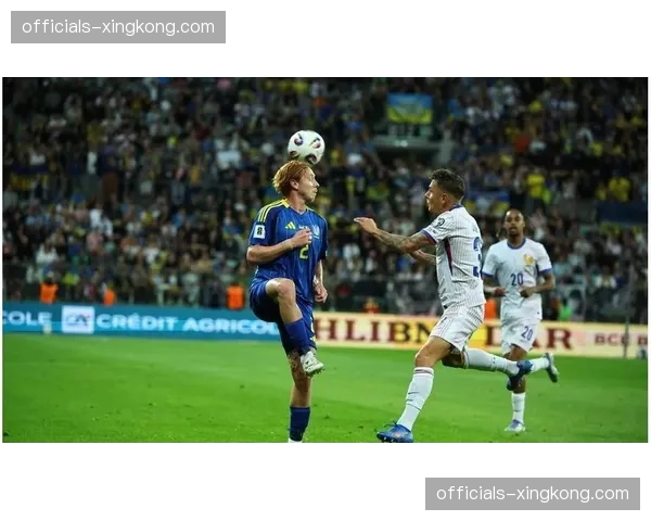 法国边路冲击力冠绝足坛 登贝莱奥利塞提供宽度支持