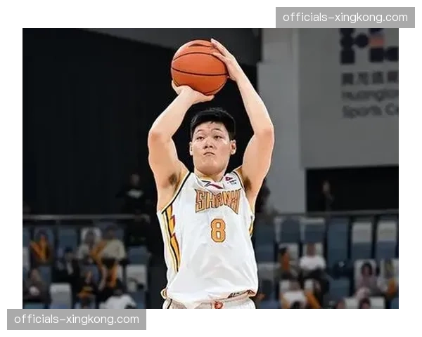 贾明儒最佳第六人场均10.7分三分命中率44.2%